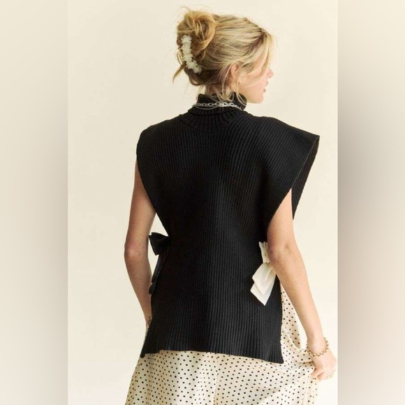 🟠 144B. Turtle Neck Side Slit Knit Pancho - Black - Picture 7 of 15